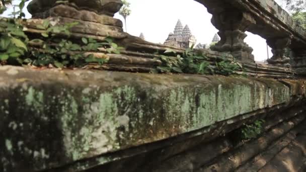 Angkor Wat belangrijkste tempel oude het platform — Stockvideo
