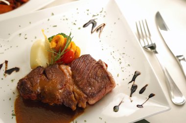 Izgara dana biftek kaburga