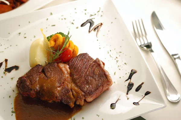 Izgara dana biftek kaburga