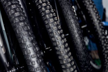 Lastik açık off-road cy için dağ bisikleti ile siyah jantlar