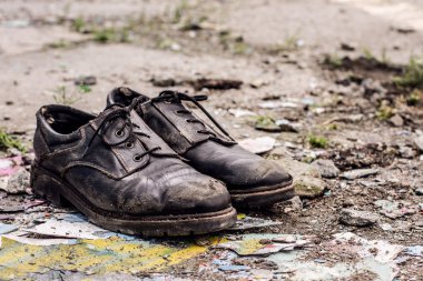 Evsiz adam Ayakkabı