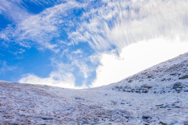 Karla kaplı Dağ Manzaralı