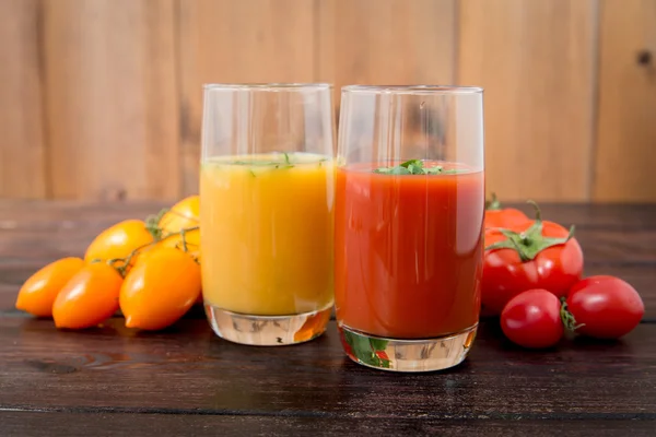Vaso de jugo de tomate — Foto de Stock