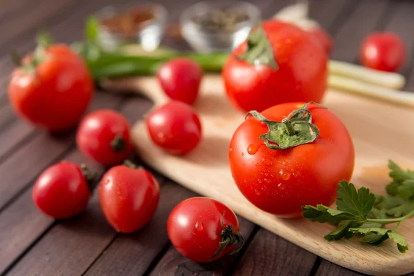Rode heerlijke tomaten — Stockfoto
