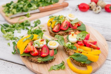 Domatesli çikolata.