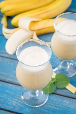 Muz dakiri cam ve muz