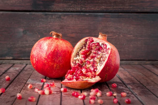 kırmızı nar suyu.