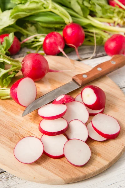 Fresh red radishes — Stock Photo, Image