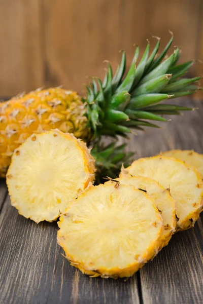 Organik taze ananas — Stok fotoğraf