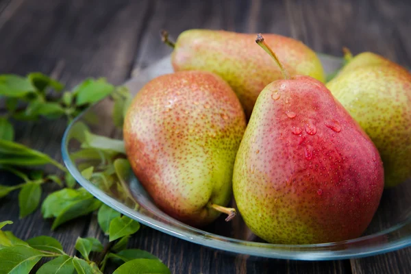 Peras orgánicas frescas maduras — Foto de Stock