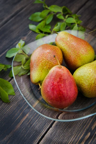 Peras orgánicas frescas maduras — Foto de Stock