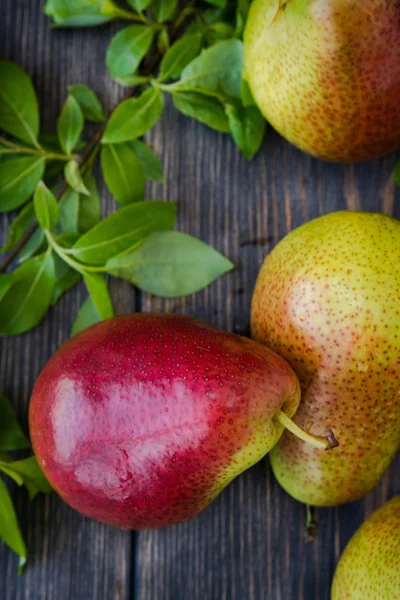 Peras orgánicas frescas maduras — Foto de Stock