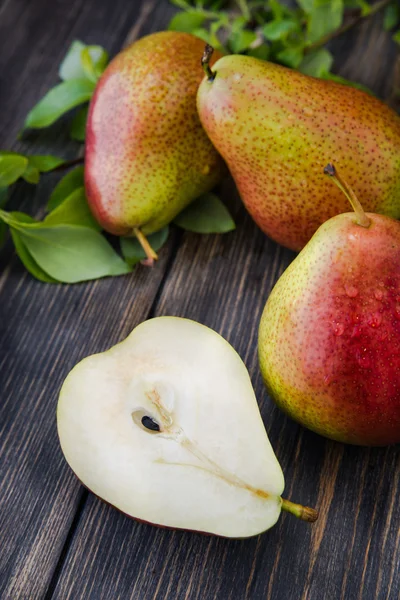 Peras orgánicas frescas maduras — Foto de Stock