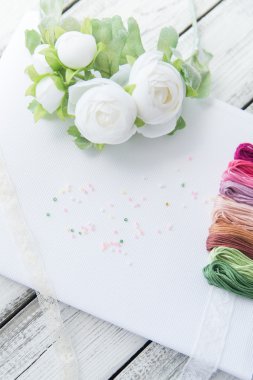 Crosstitching, seçici odak için malzemeler