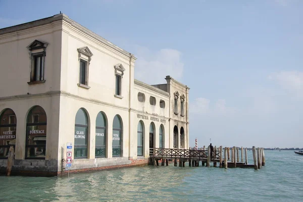 Färgglada hus i Burano, Venice, italien. — Stockfoto