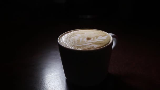 Cappuccino com um padrão interessante — Vídeo de Stock