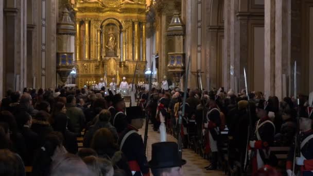 Den nezávislosti oslav dvoustého výročí mše v katedrále Buenos Aires, začátek hymnu — Stock video