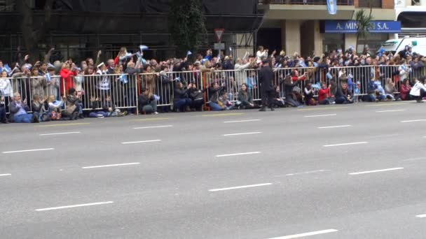 Italië fanfare in Argentinië Bicentennial Onafhankelijkheidsdag vieringen — Stockvideo