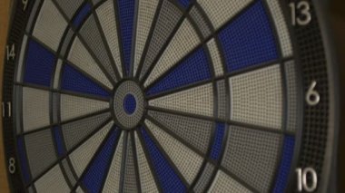 13 numara gemide, kötü şans isabet dart