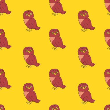 Sarı arka planda çizgi filmdeki komik bebek baykuş desenleri.