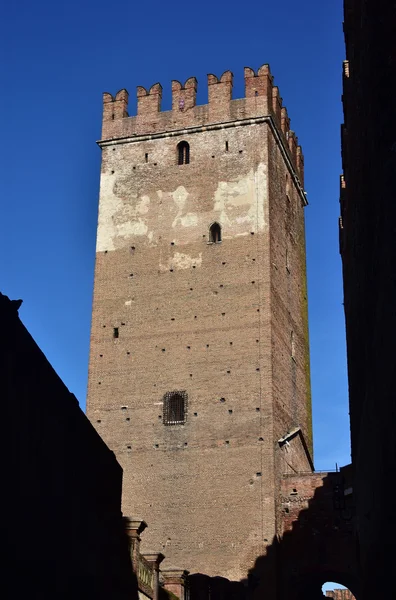 Medieval Castelvecchio keep in Verona — Stockfoto