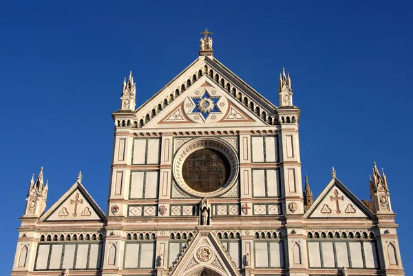 Santa Croce (Svatý Kříž) fasáda ve Florencii — Stock fotografie