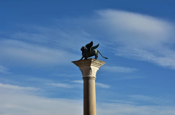 Venice Lion column in Sain Mark Square with beautiful sky — 스톡 사진