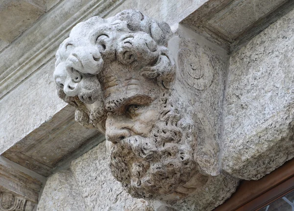 Strange marble head — Stock Photo, Image