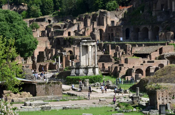 Tempel av Vesta i Forum Romanum — Stockfoto