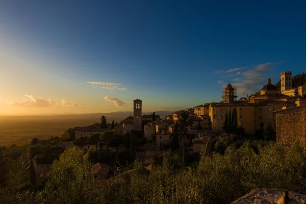 Assisi Historiska Centrum Antika Byggnader Och Umbrien Landsbygden Vid Solnedgången — Stockfoto