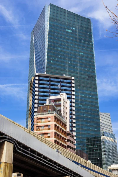 Tokyo Japan February 2019 Contrast Tokyo Modern Skyscrapers Old Fashioned — Stock Photo, Image