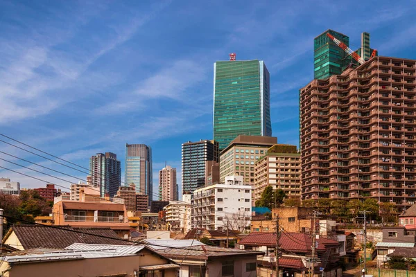 Tokyo Japan Februari 2019 Contrast Tokio Moderne Wolkenkrabbers Ouderwetse Gebouwen — Stockfoto