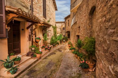 Umbria 'daki büyüleyici tarihi merkez şeridi