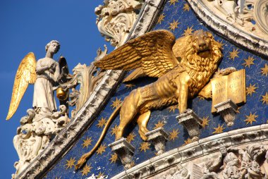 Venedik'te Saint Mark kanatlı aslan