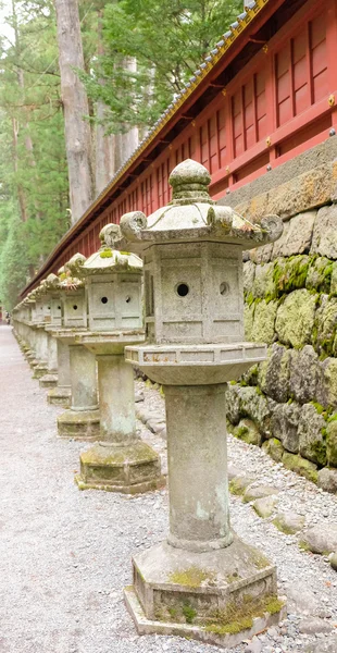 Lâmpada de pedra no templo — Fotografia de Stock