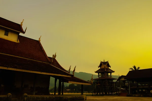 Tour de tambour dans le temple — Photo