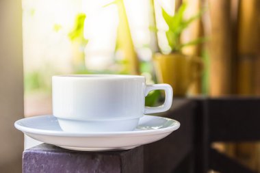 beyaz kahve fincanı