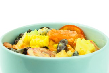 Soluk içinde meyve salatası