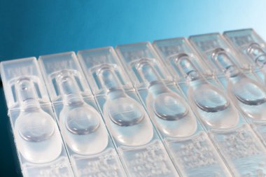 Sıvı ilaç ile ampul