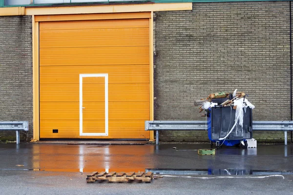 Oranje deur — Stockfoto