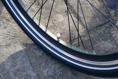 Bisiklet tekerleği ve Vana