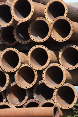 Endüstriyel paslı borular