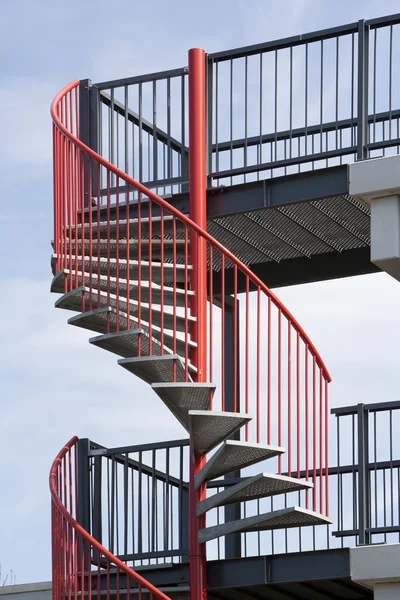 Escalera de caracol roja — Foto de Stock