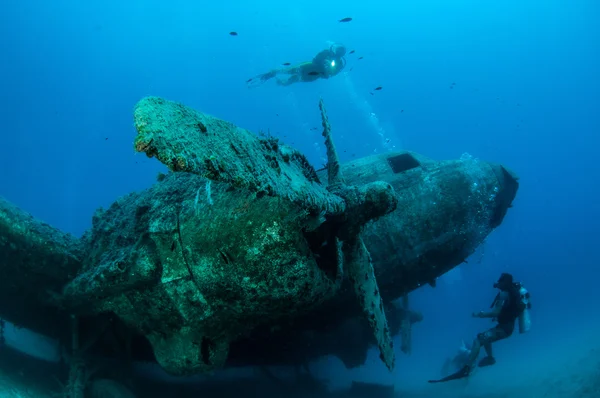 Épave d'avion plongée — Photo