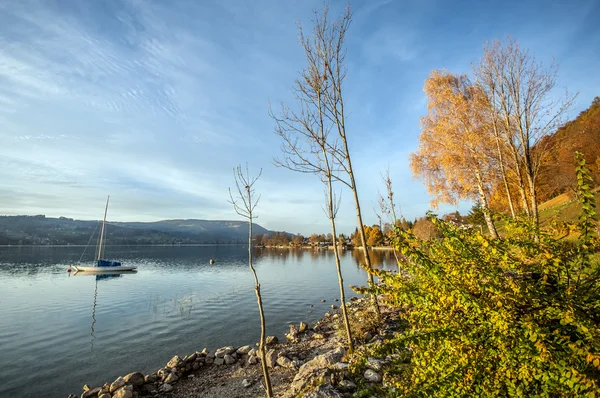 Attersee gölü etrafında Avusturyalı peyzaj