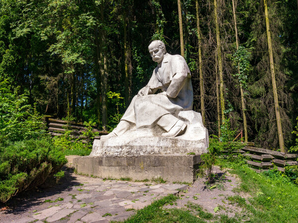 Monument to Ukrainian poet Taras Shevchenko