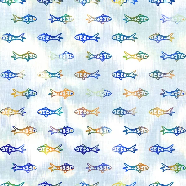 Batik Fisch Krawatte Farbstoff waschen Hintergrund. Gesprenkelte Unterwasserfische für Bademode am Strand. Fun Sommer trendige Strandmode Print. Digitaler Fluid-Aquarell-Effekt. Nahtloses Muster mit hoher Auflösung. — Stockfoto