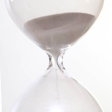 Bir kum saati cam ampul geçen kum