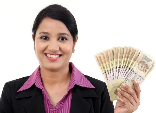 Junge Geschäftsfrau mit indischen Banknoten — Stockfoto