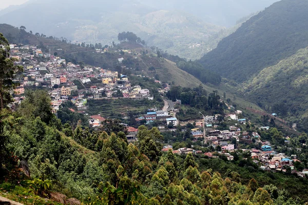 Kodaikanal dorp weergave, Tamilnadu, India — Stockfoto